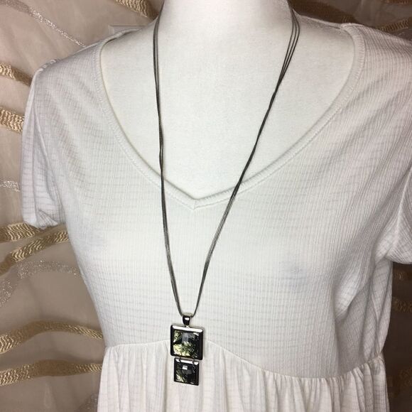 Lía Sophia Necklace   - Picture 8 of 9